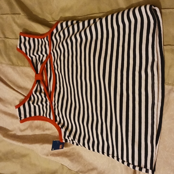 Girls Marvel Shirt - Picture 4 of 4